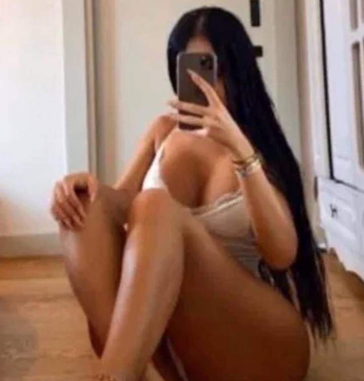 Elif, Bayraklı escort 1